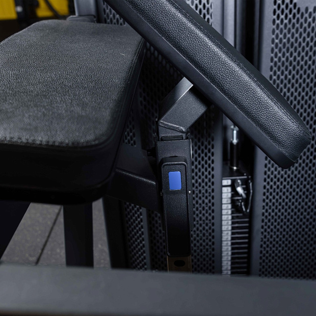 U3024D-JZ Глют-машина. Ягодичные. Стек 95 кг